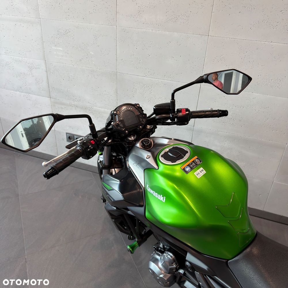 Kawasaki Z 650 - 12