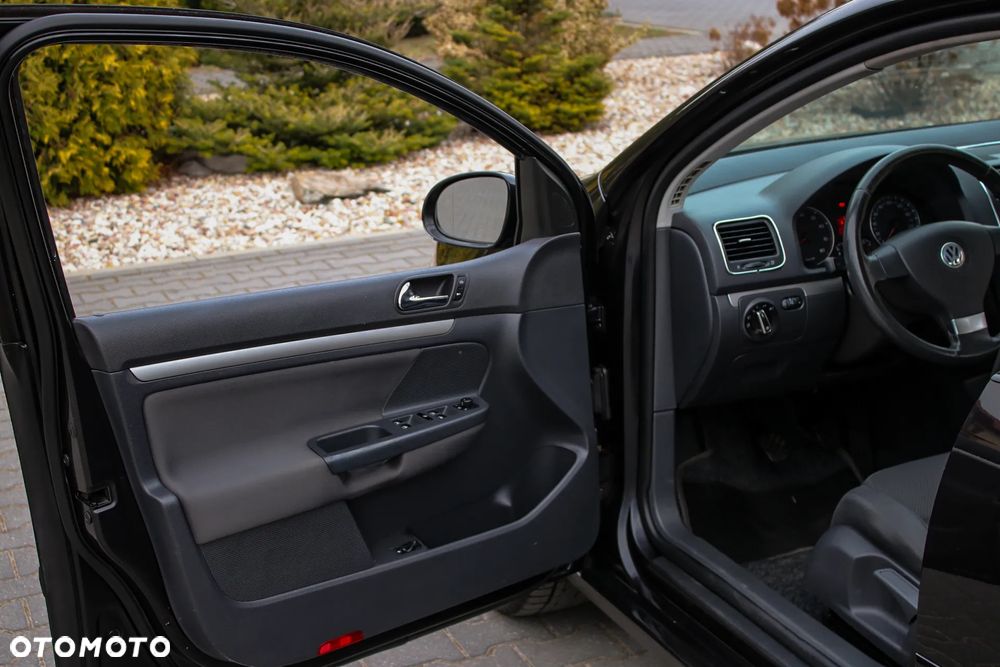 Volkswagen Golf 2.0 FSI Speed - 31