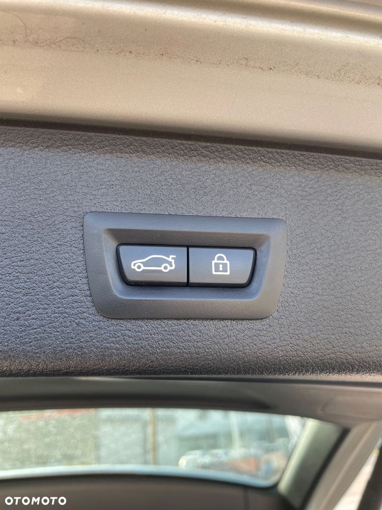 BMW X3 xDrive20d Luxury Line - 7