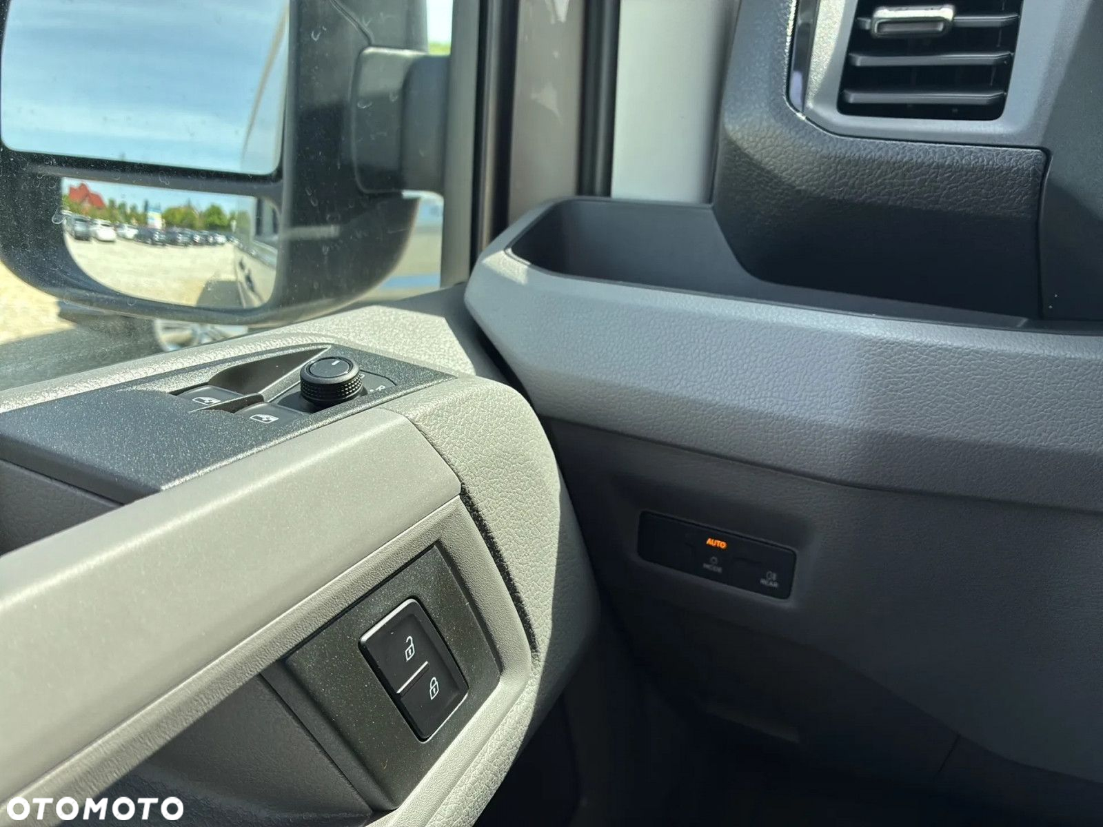 Volkswagen Crafter 35 Furgon AUTOMAT/L4H3, 2.0BiTDI 177KM, 4490mm, Wysoki dach, r.o. 4490 - 24