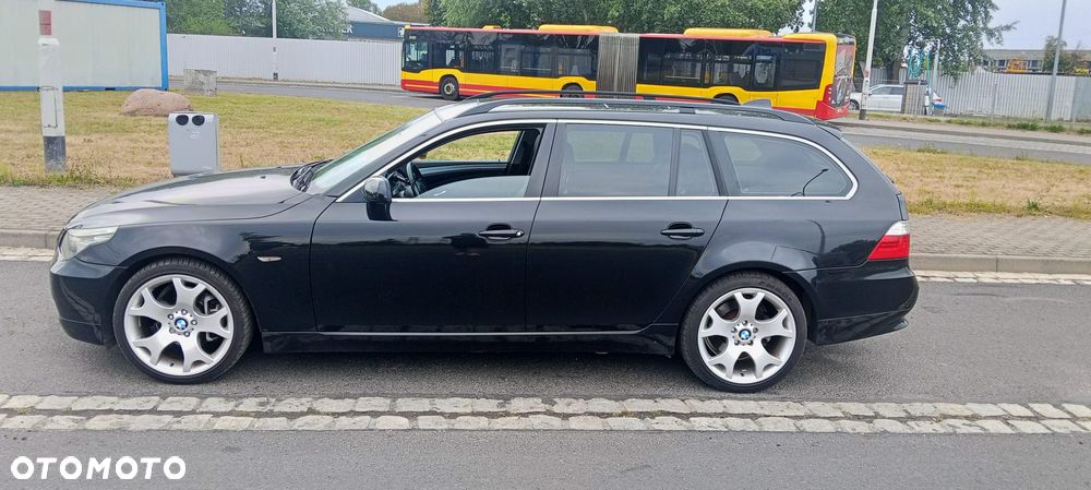BMW Seria 5 523i - 2