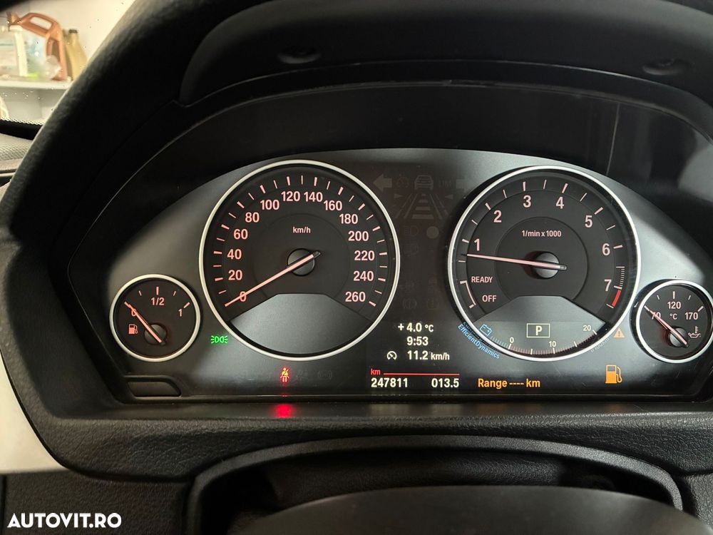 BMW Seria 3 320i Aut. - 13