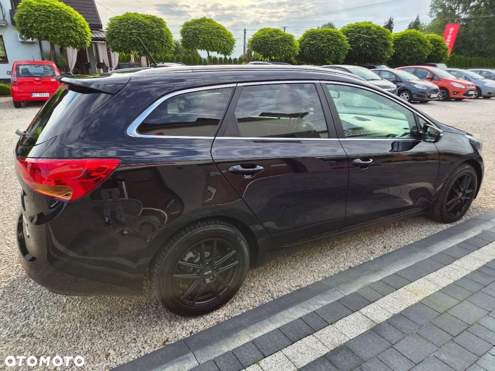 Kia Ceed - 11