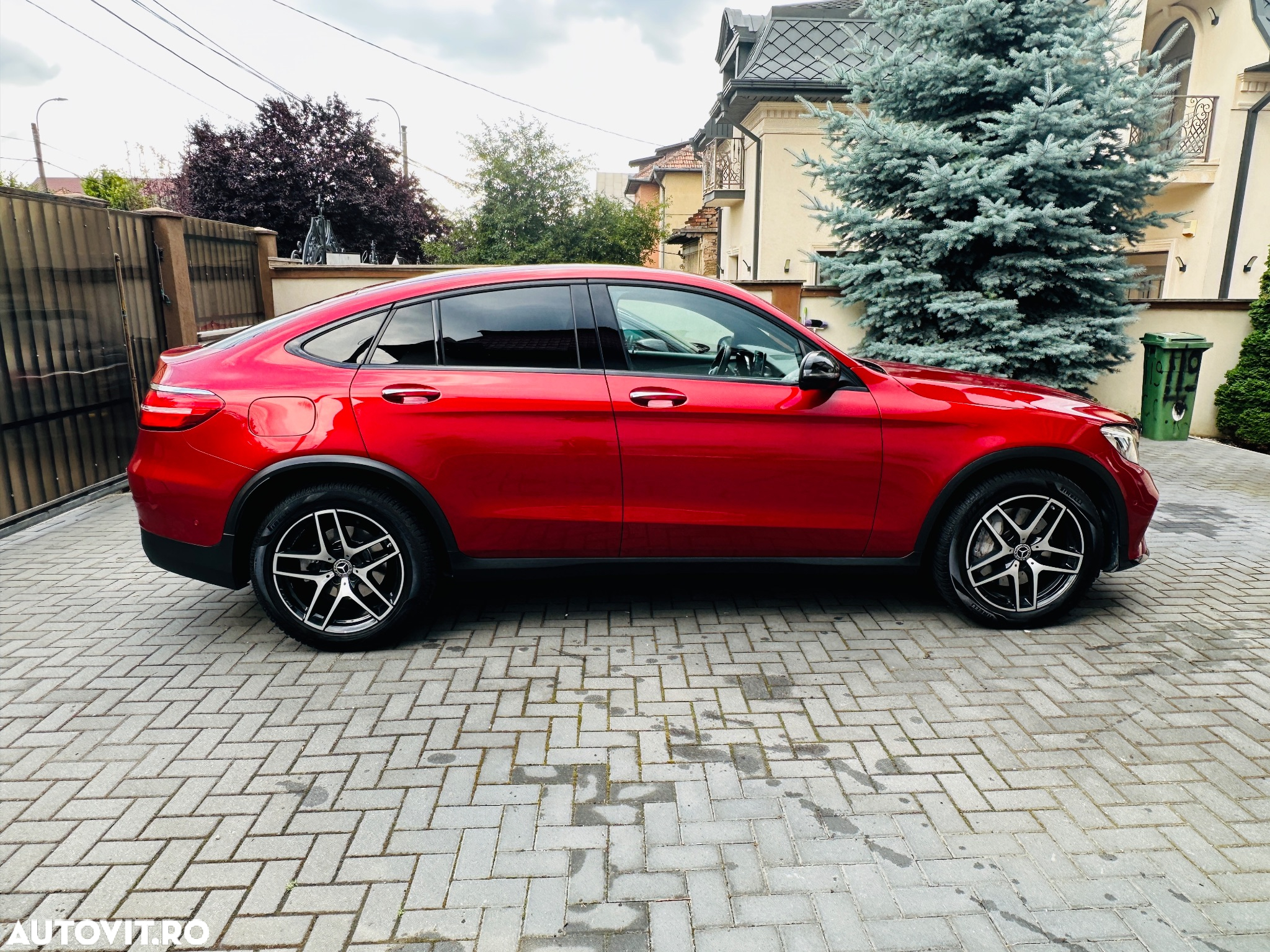 Mercedes-Benz GLC Coupe 250 4Matic 9G-TRONIC AMG Line - 18