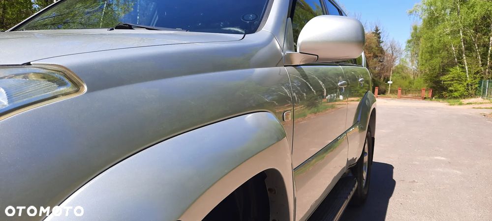 Toyota Land Cruiser - 7