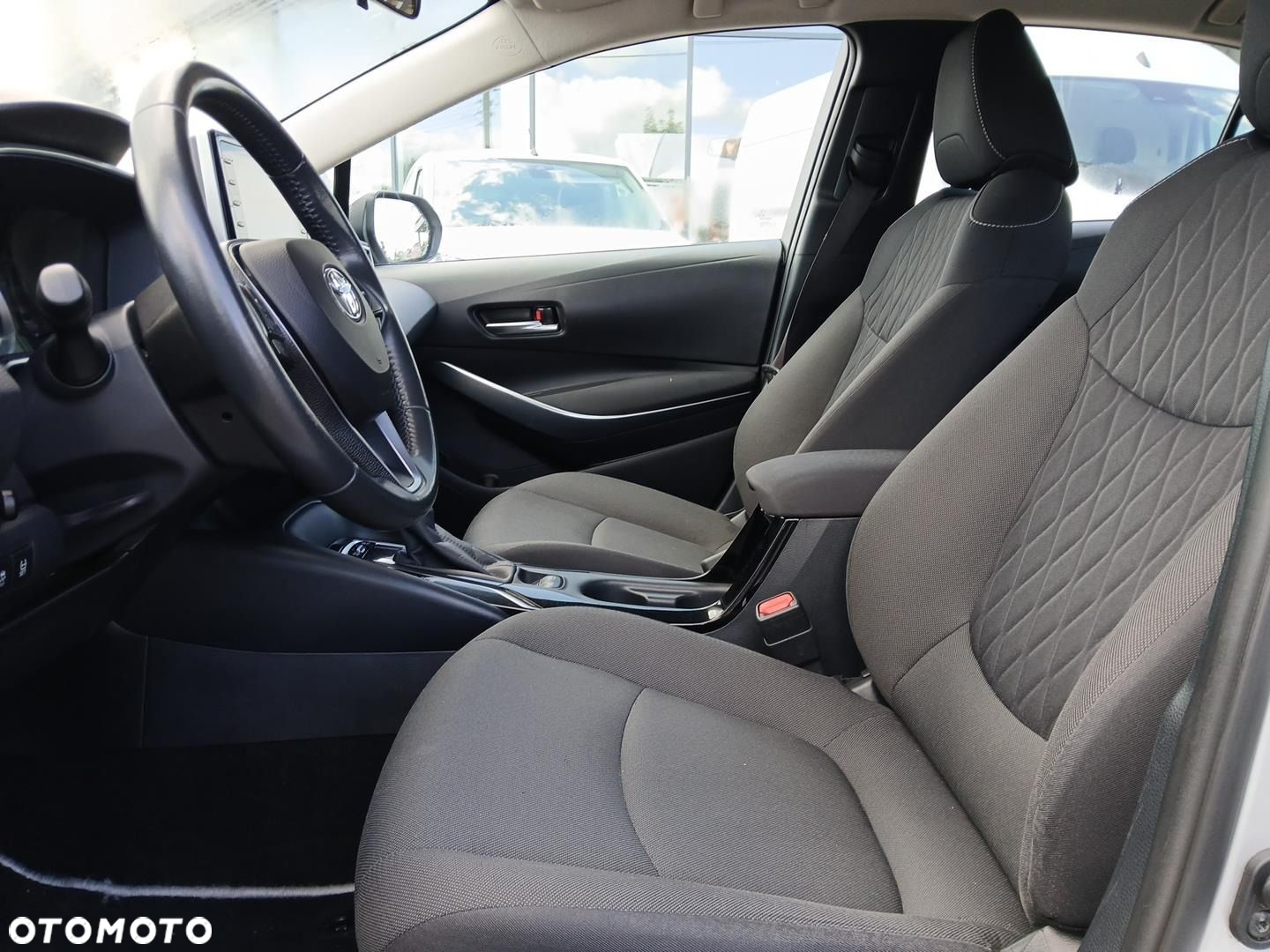 Toyota Corolla 1.8 Hybrid Comfort - 9