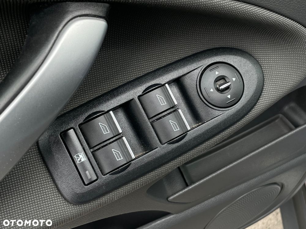 Ford Kuga 2.0 TDCi 2x4 Champions Edition - 8