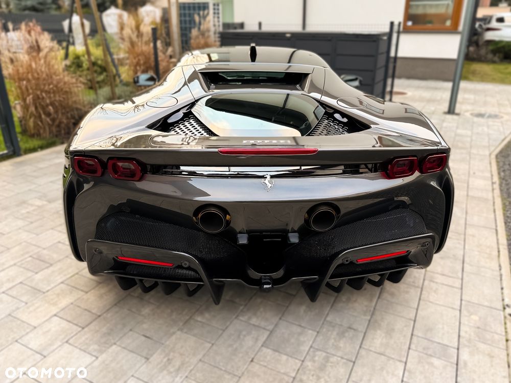 Ferrari SF90 Stradale - 5