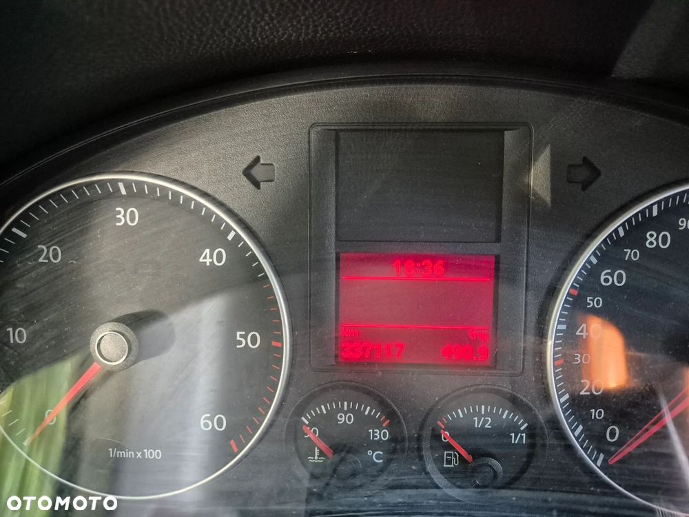 Volkswagen Golf - 6