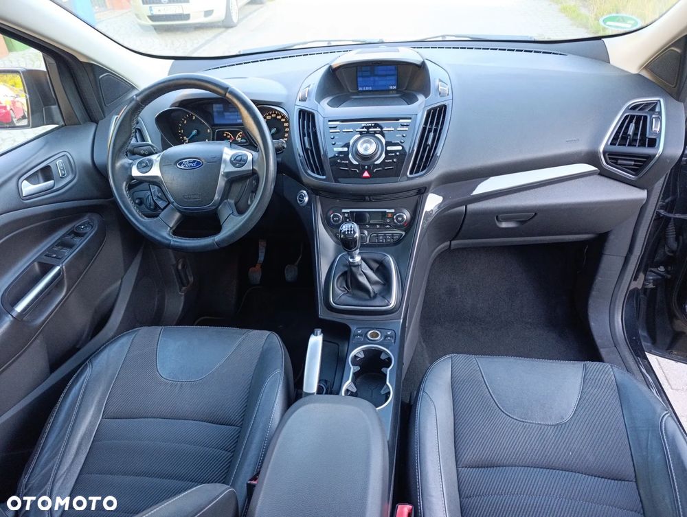 Ford Kuga 2.0 TDCi 2x4 Titanium - 20