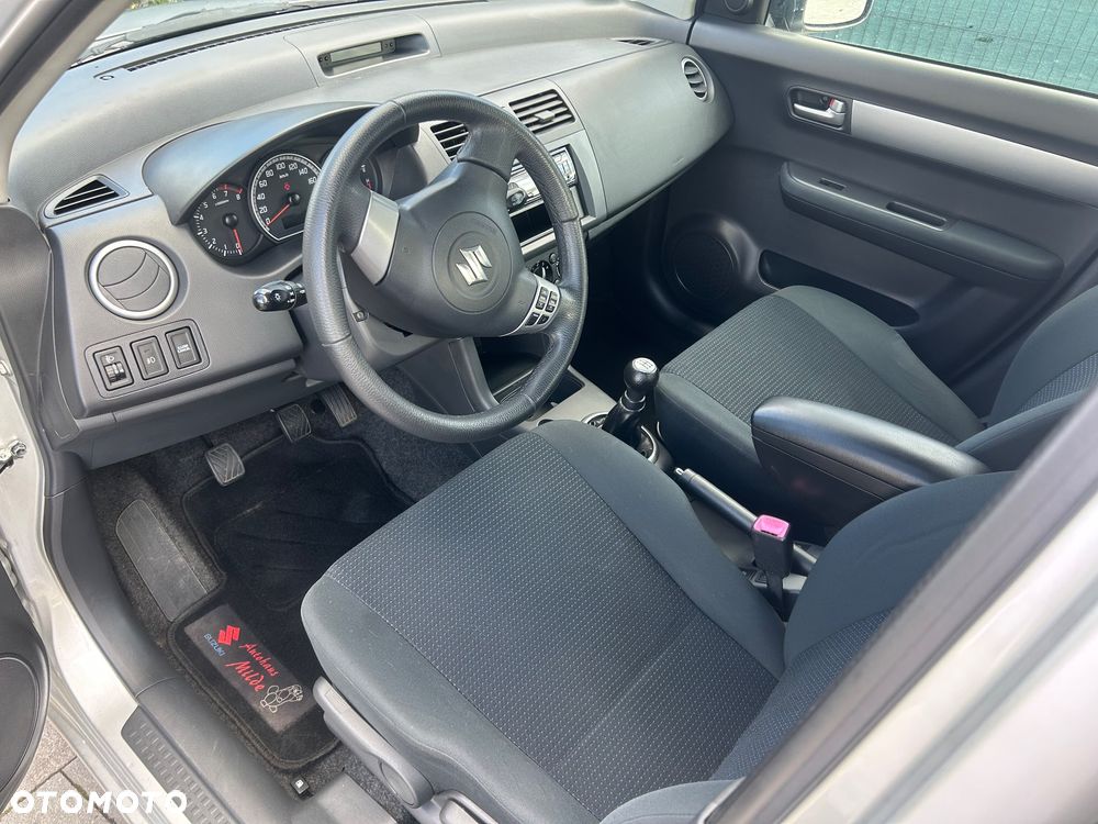 Suzuki Swift - 10