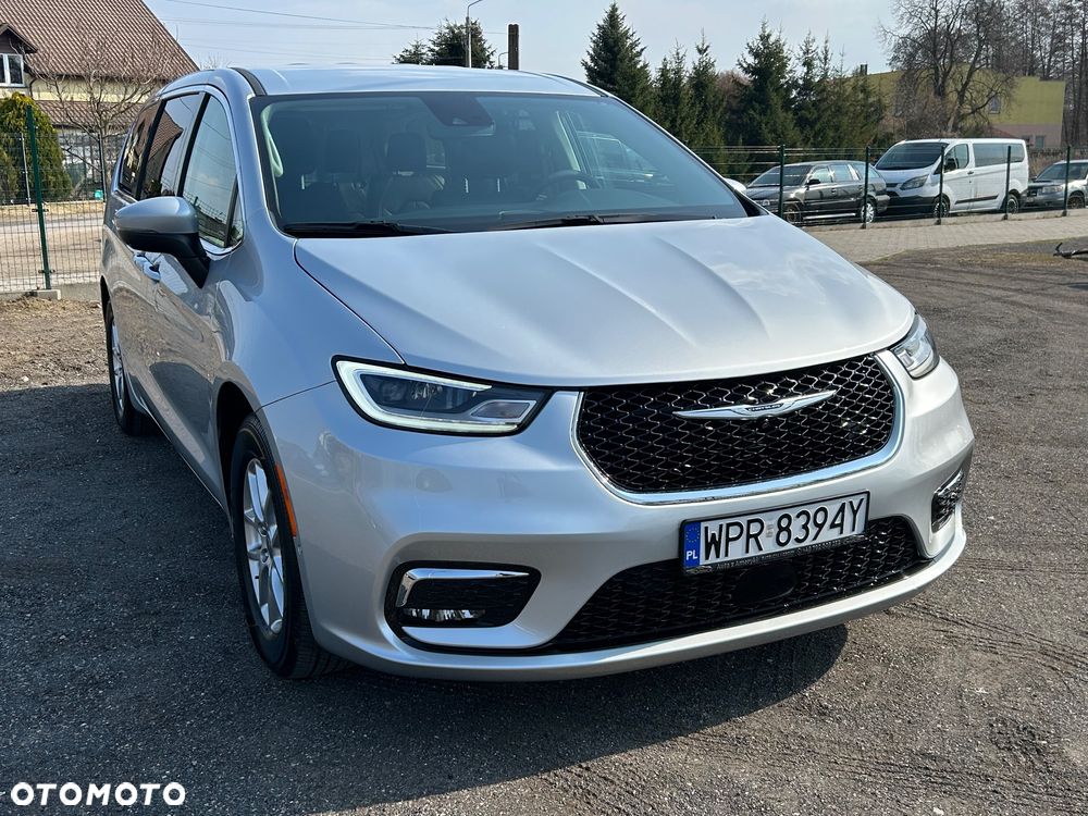 Chrysler Pacifica - 8