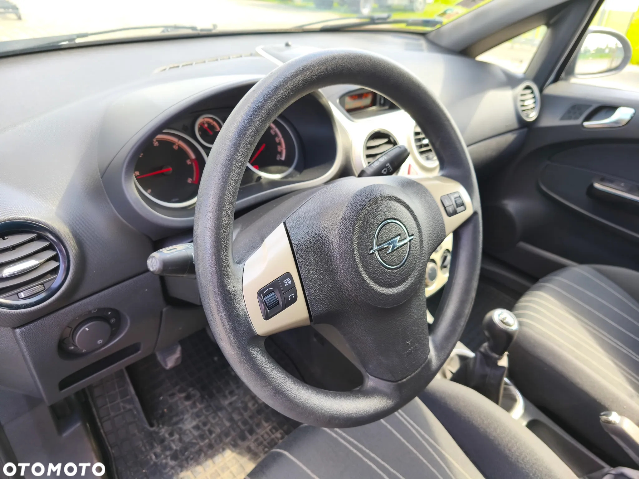 Opel Corsa 1.3 CDTI - 11