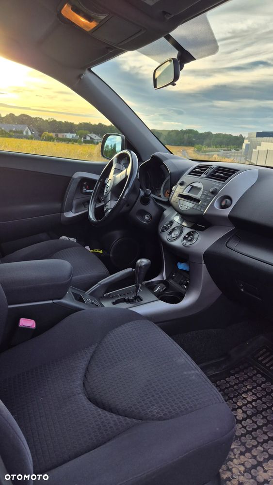 Toyota RAV4 2.0 VVT-i Sol - 7