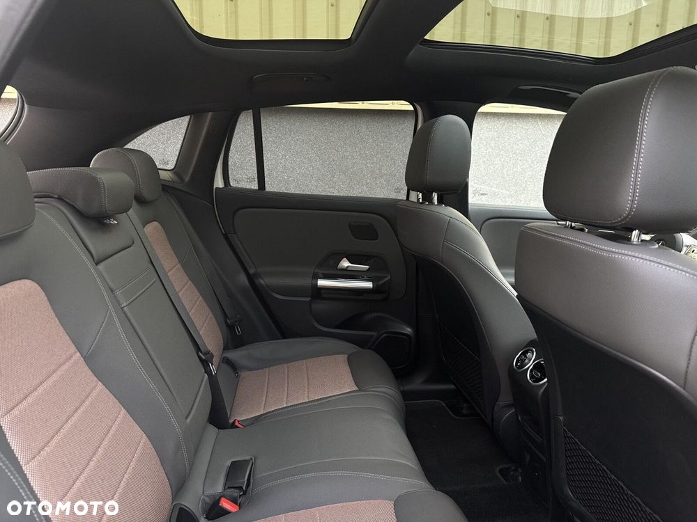 Mercedes-Benz EQA 250 66.5kWh Electric Art - 21