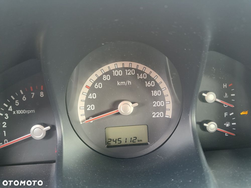 Kia Sportage 2.0 Tour - 13
