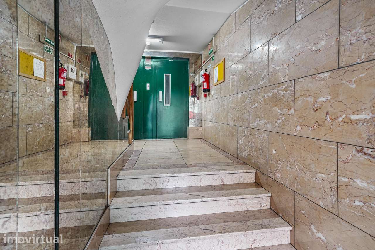 Apartamento T0 em frente a estação de Metro! - Grande imagem: 3/18