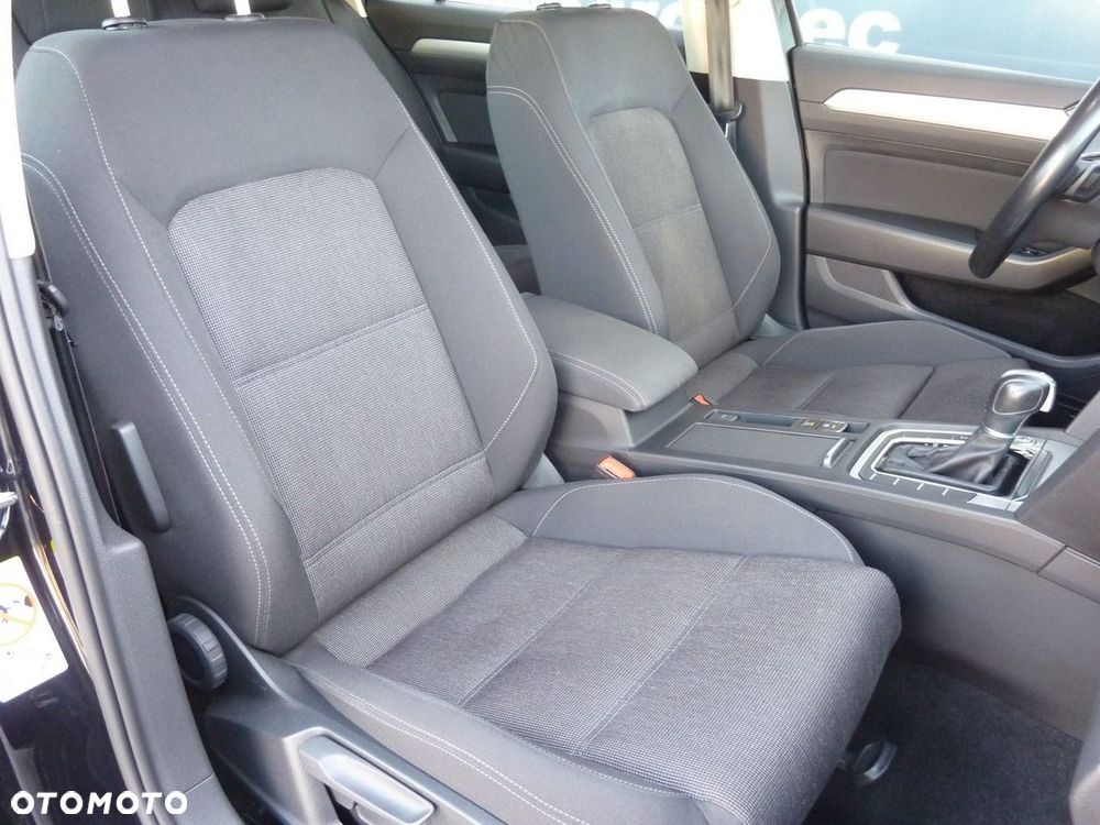 Volkswagen Passat - 16