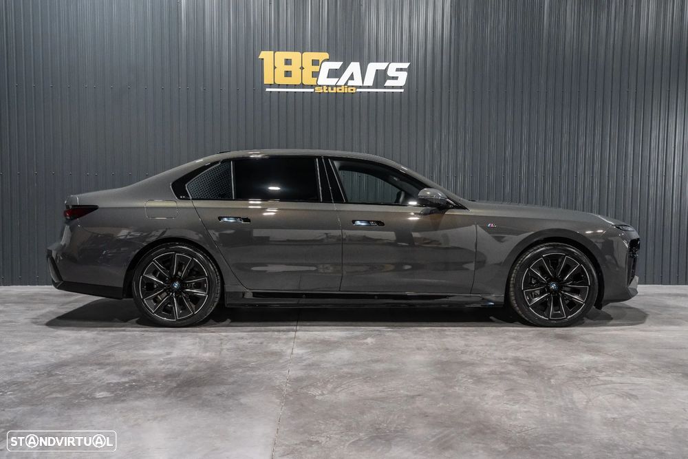 BMW 750 750e xDrive Pack Desportivo M - 45
