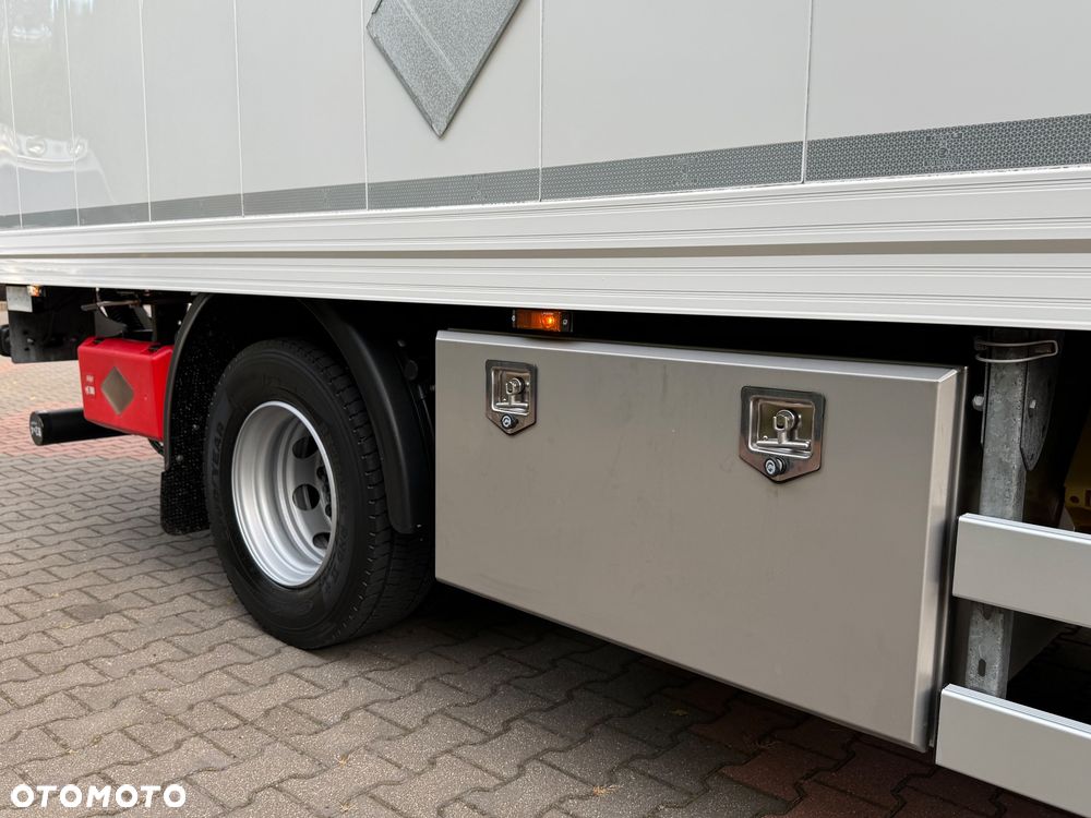 DAF DAF LF 12.260 AUTOMAT / PEŁNY ADR / LODÓWKA /SALON POLSKA / WINDA 1.5 TONY / PRZEBIEG 138.000 TYŚ KM / JEDYNY W POLSCE / FABRYCZNIE NOWY / UNIKAT / ŁÓŻKO / WOZIŁ AMUNICJE / KONTENER CAŁY WYBITY / PACHNIE NOWOŚCIĄ - 13