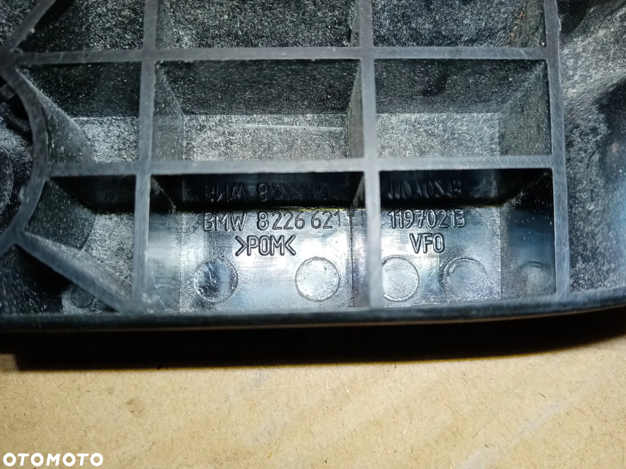 Klamka raczka dźwignia otwierania maski BMW 5 E39 8226621 11970213 - 4