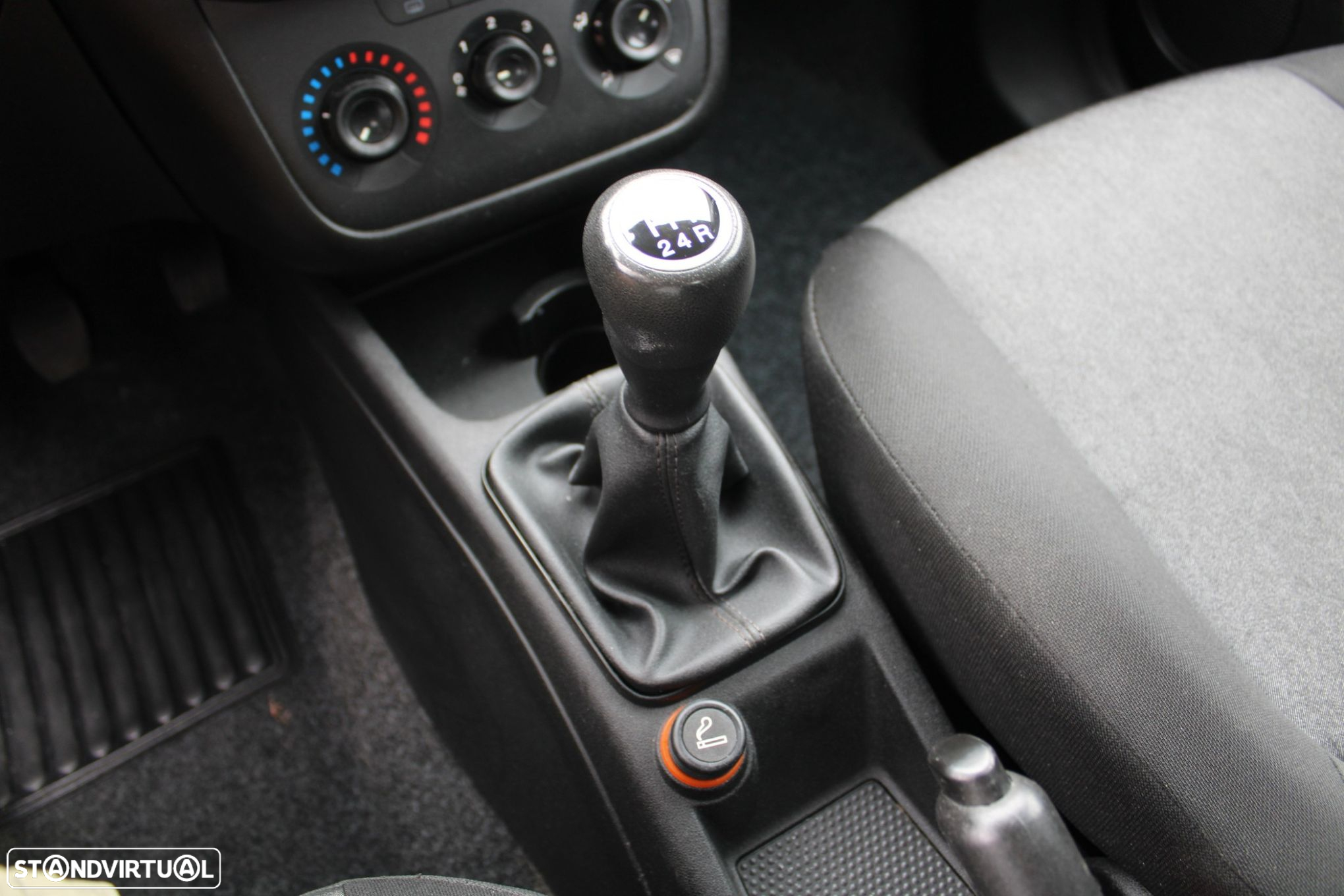 Fiat Punto 1.3 M-Jet Easy S&S - 23