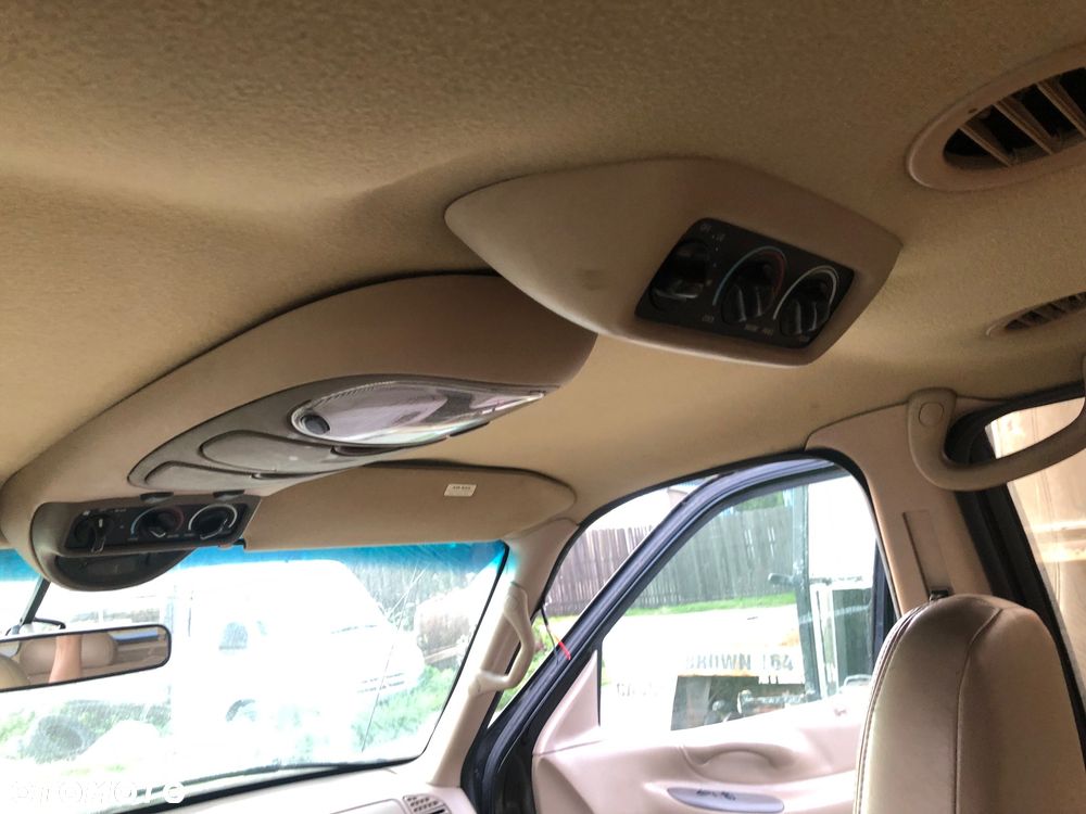 Ford Expedition - 19