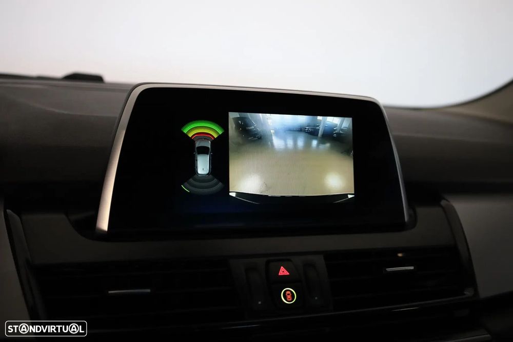 BMW 225xe Active Tourer Advantage - 32