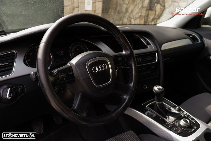 Audi A4 Avant 2.0 TDI Business Line Sport - 31