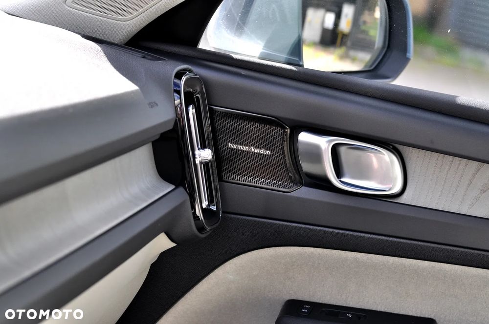 Volvo XC 40 T3 R-Design - 18