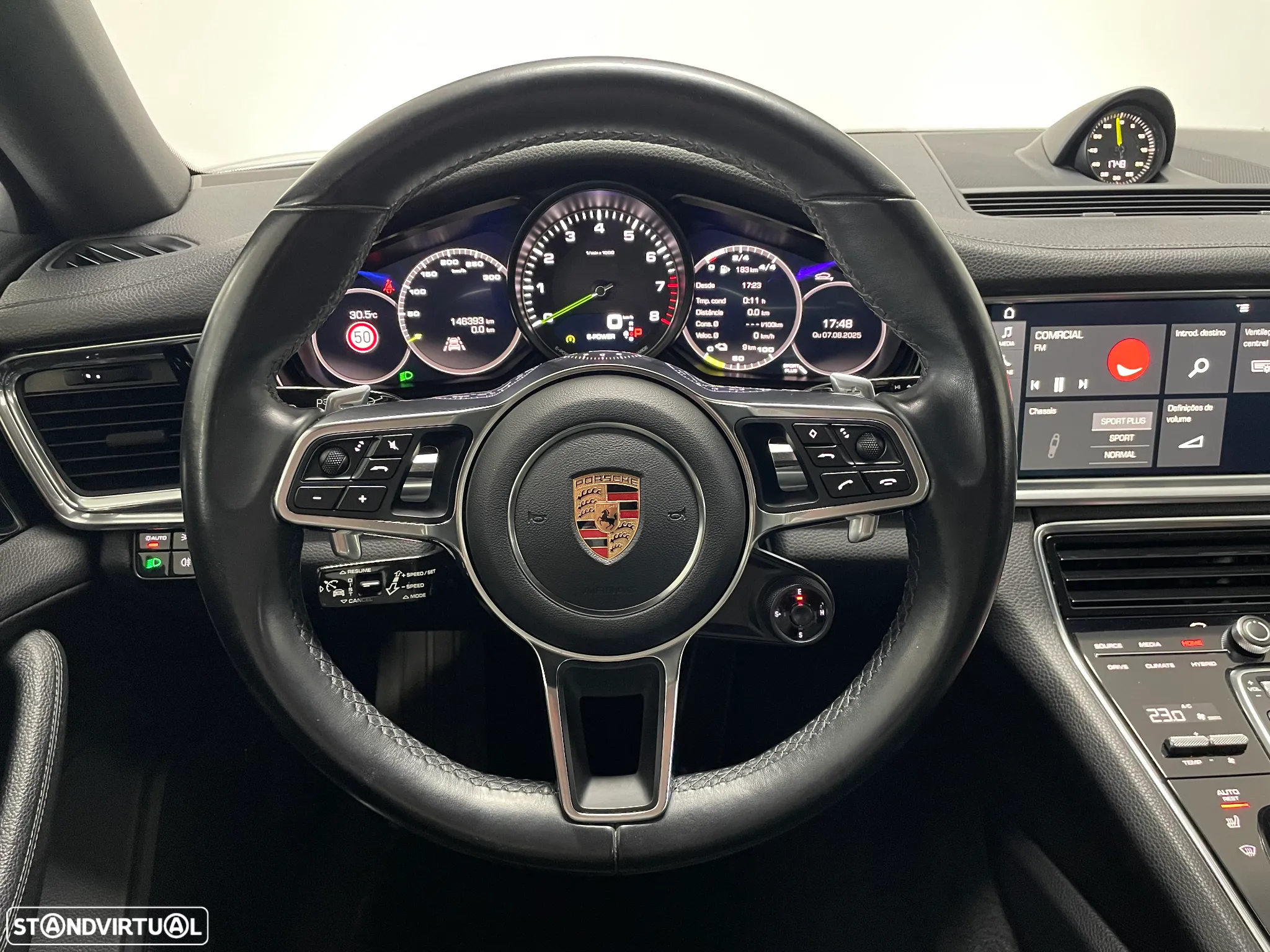 Porsche Panamera 4 E-Hybrid - 17