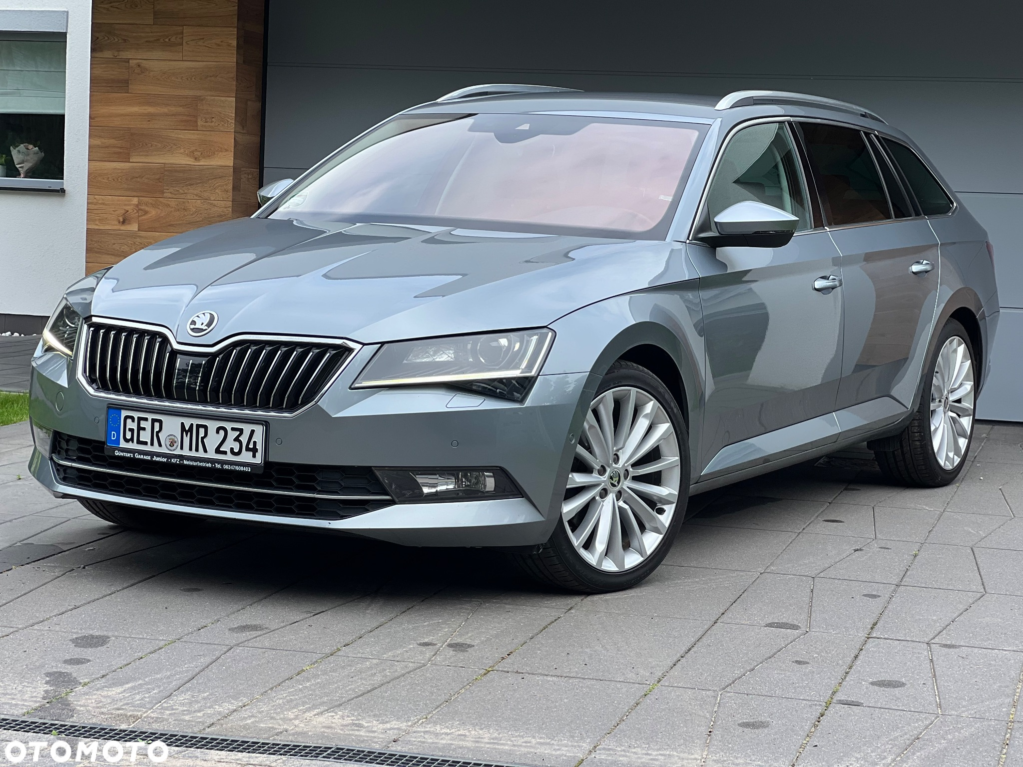 Skoda Superb Combi 1.8 TSI DSG Style - 2