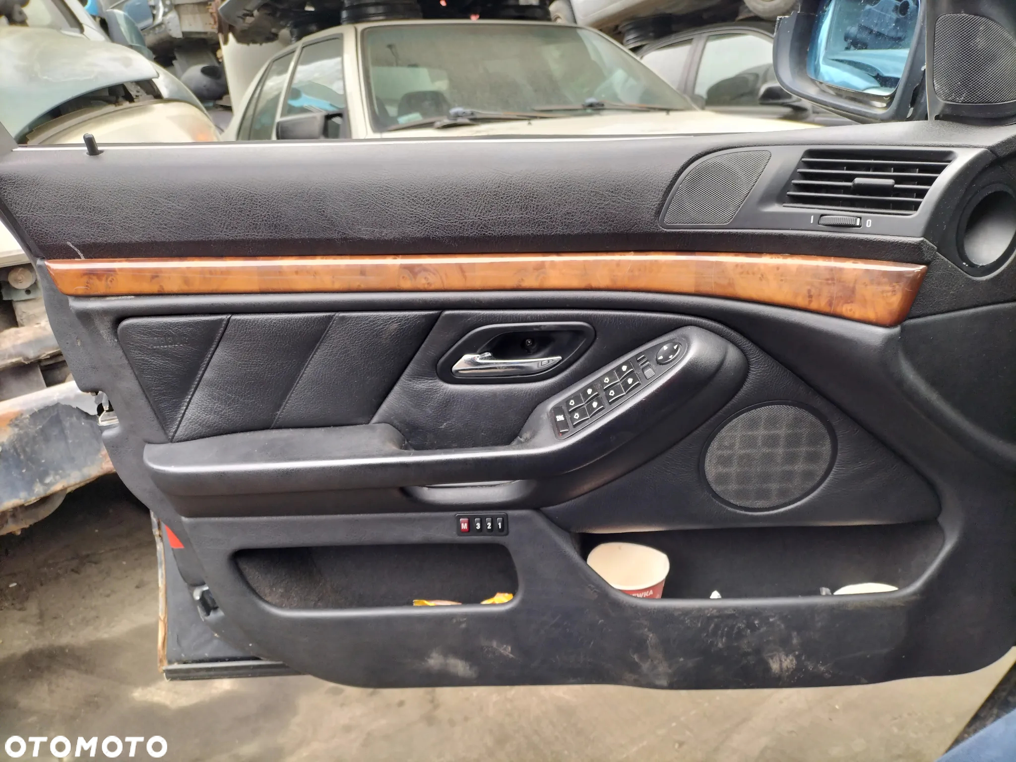 CAŁE AUTO NA CZĘŚCI RADIO LAMPY TYŁ FOTELE BMW E39 LIFT KOMBI KOD LAK. ANTHRAZIT METALIC 397/7 - 15