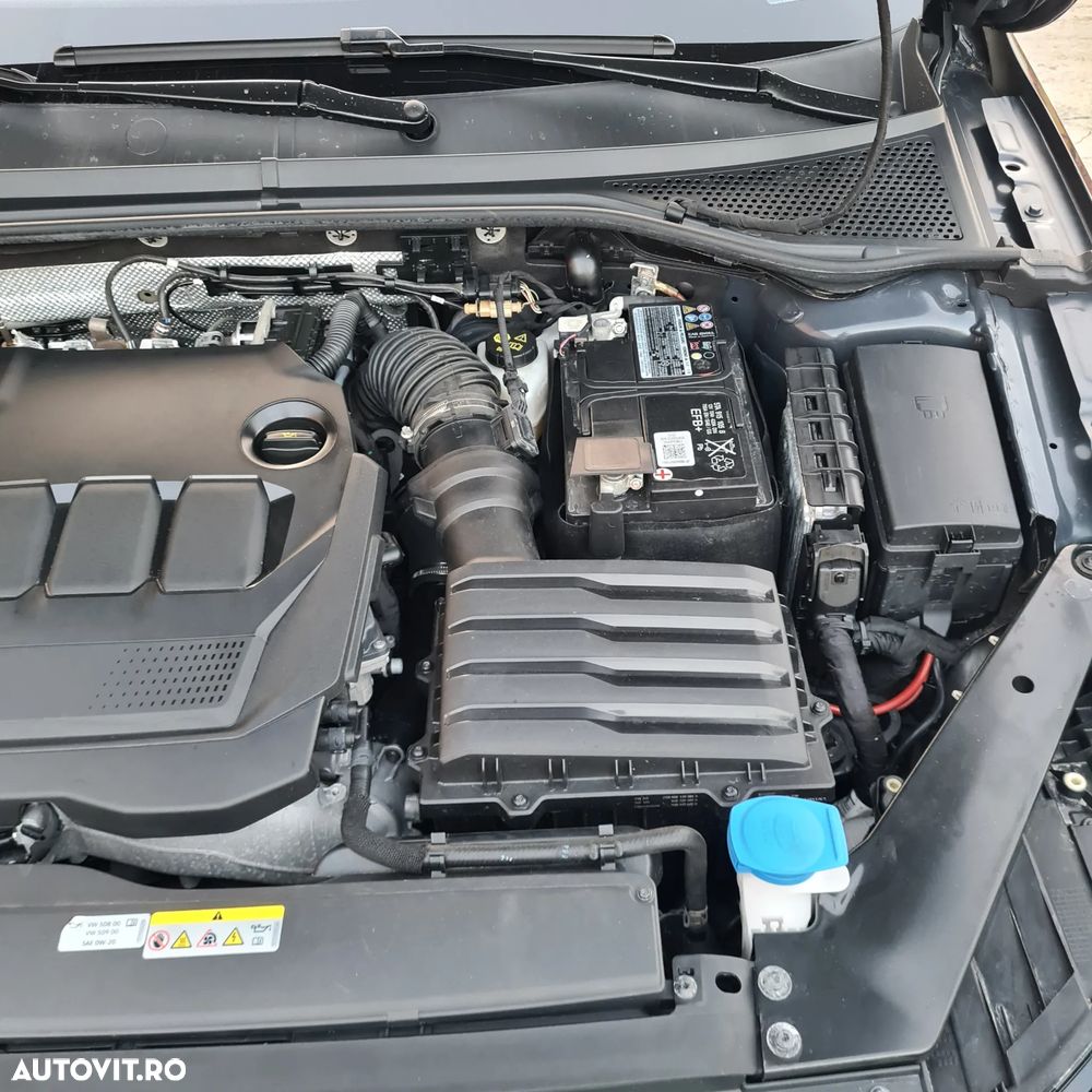 Volkswagen Passat 2.0 TDI SCR Trendline - 14