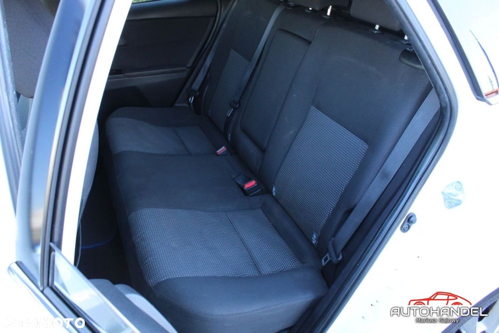 Toyota Auris - 16