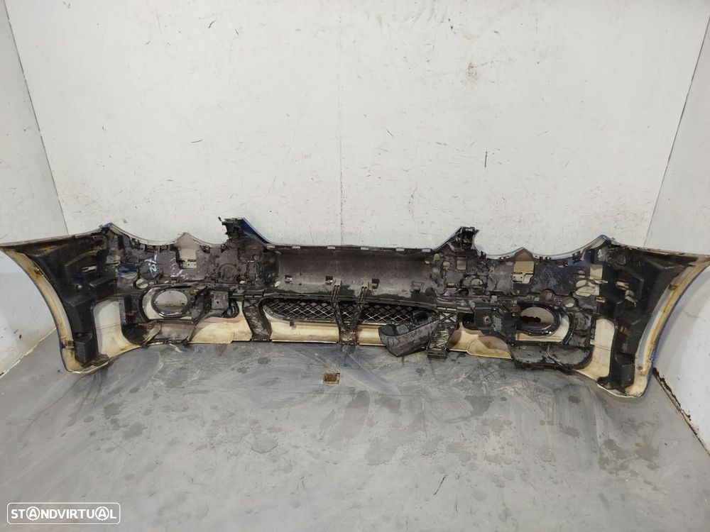 PÁRA-CHOQUES DIANTEIRO MERCEDES-BENZ CLASE - 2