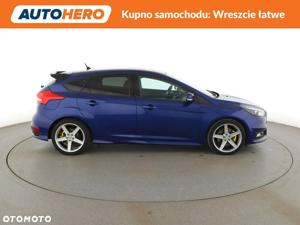 Ford Focus 2.0 EcoBoost ST - 10