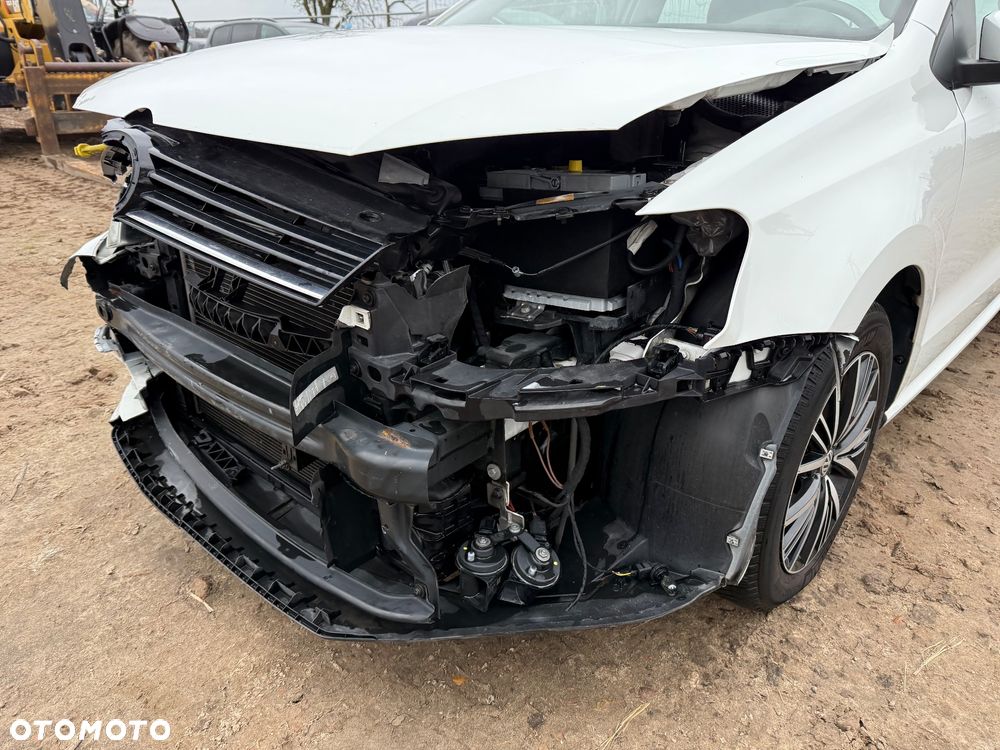 Volkswagen Polo 1.2 TSI Blue Motion Technology Allstar - 21