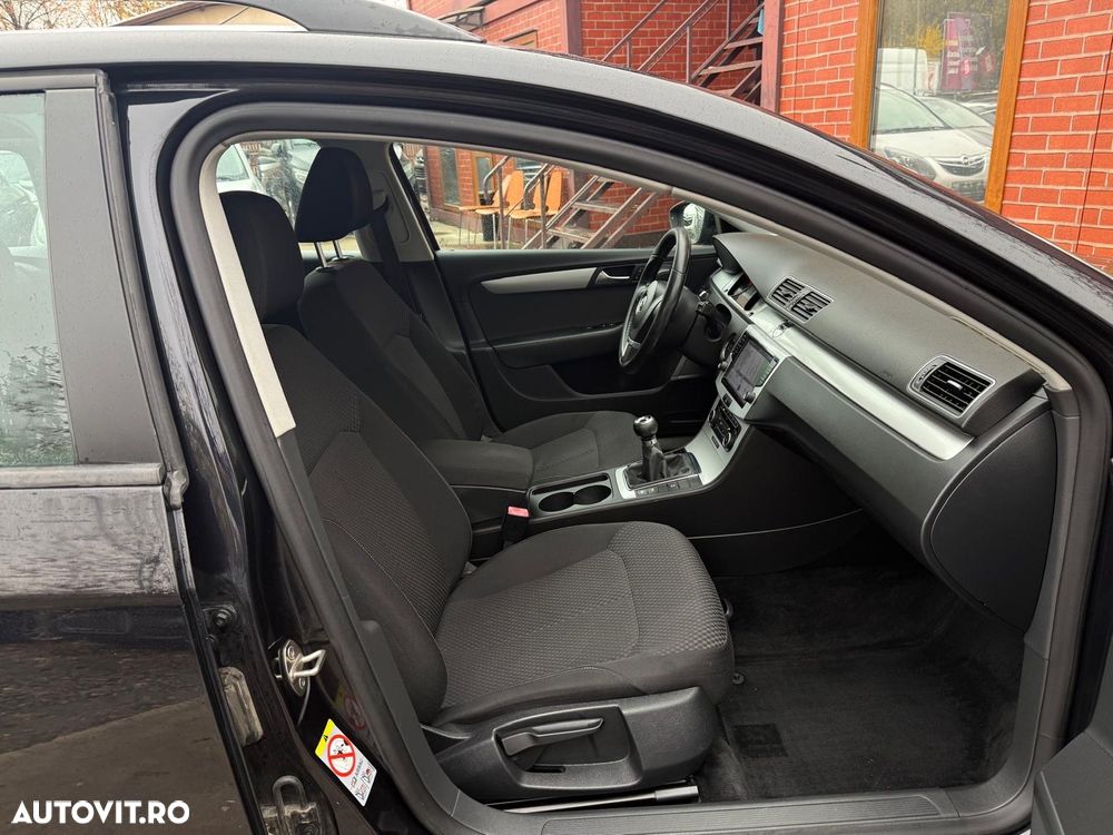 Volkswagen Passat - 19