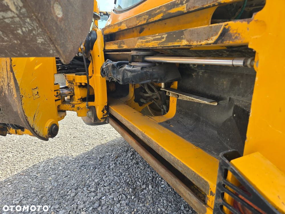 JCB - 7