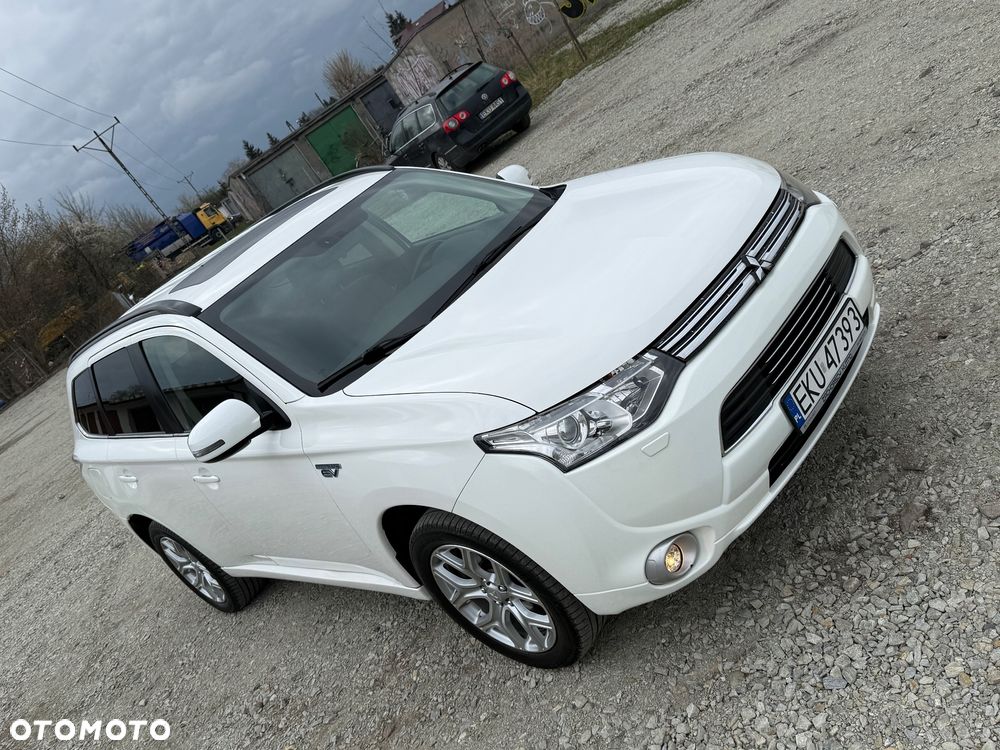 Mitsubishi Outlander 2.0 4WD Top - 14