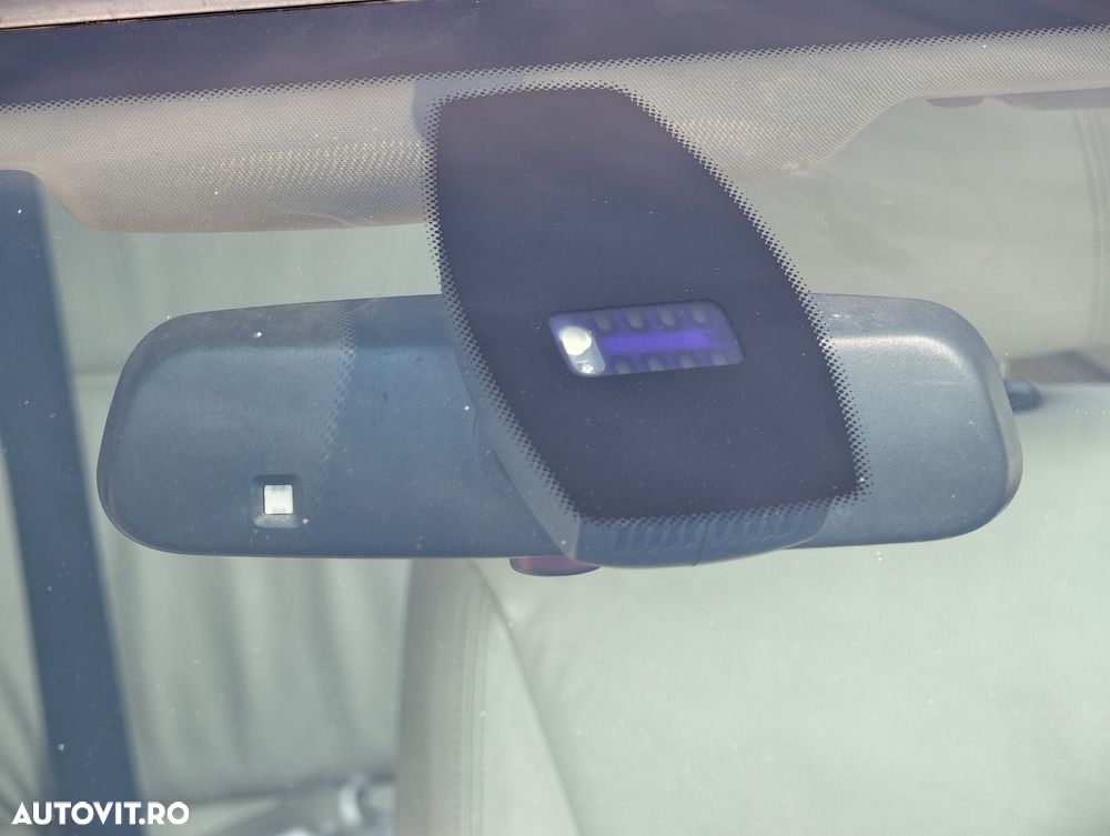 BMW Seria 3 320d - 23