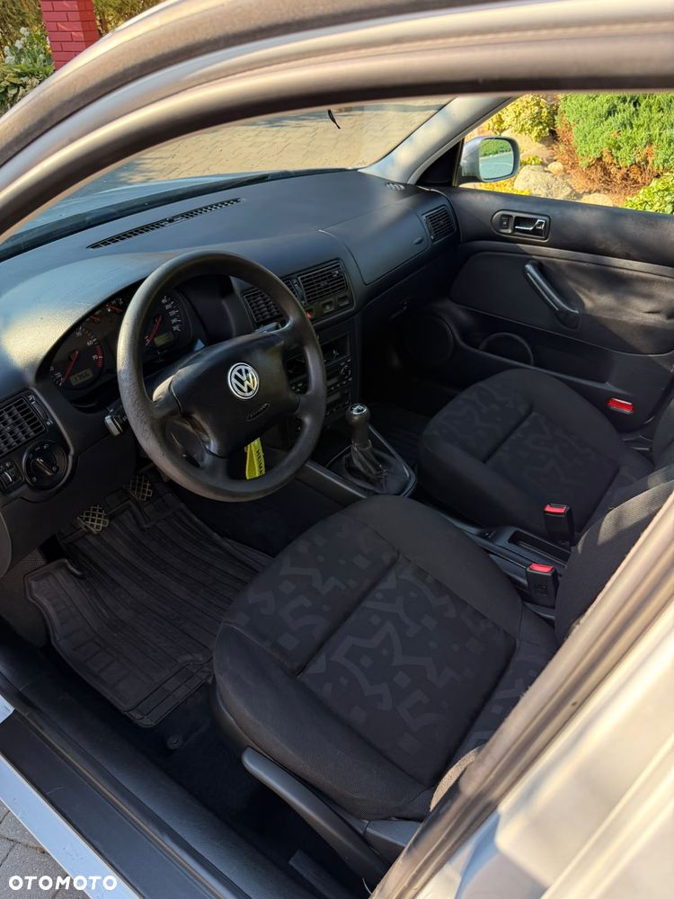 Volkswagen Golf 1.6 - 21