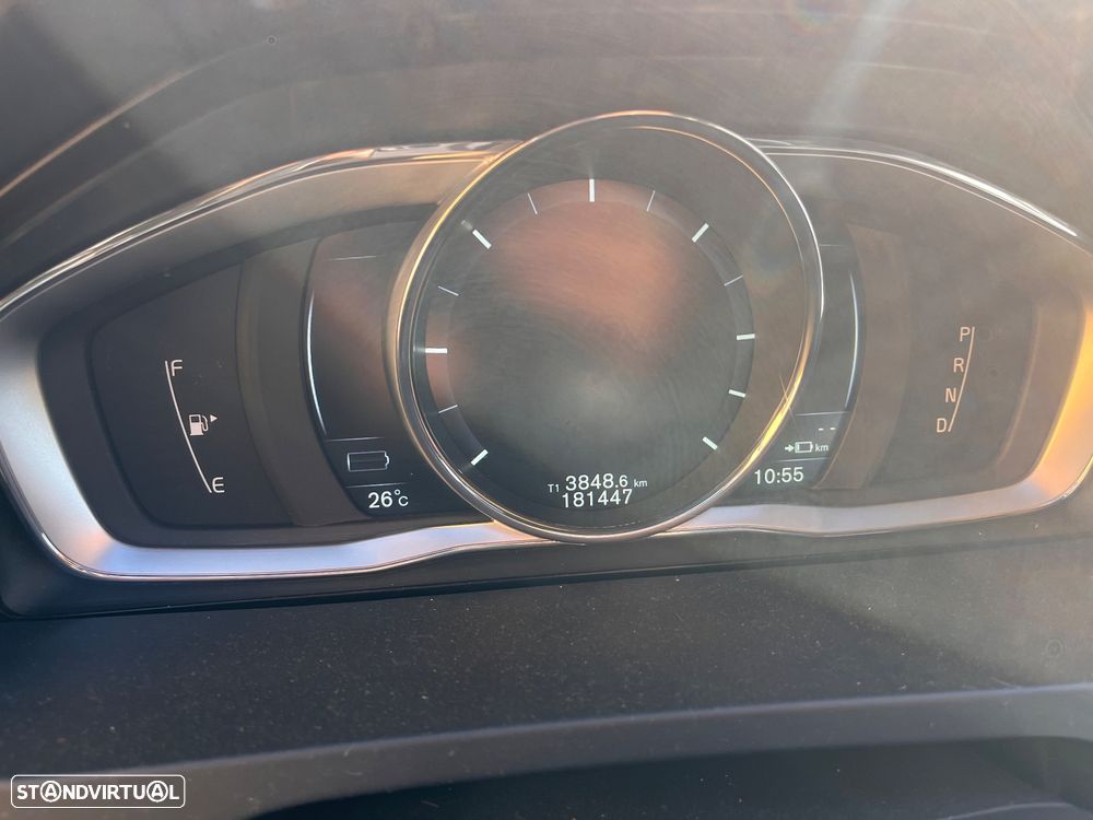 Volvo V60 D6 Twin Engine Geartronic RDesign - 9