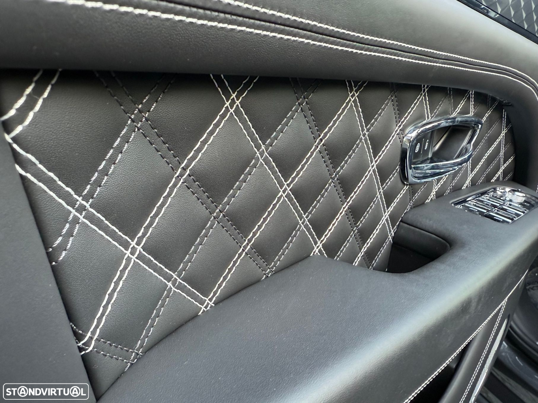 Bentley Bentayga V8 Atelier Edition - 38