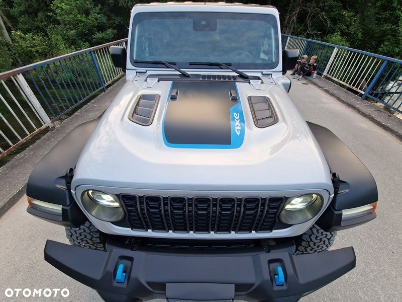 Jeep Wrangler - 8