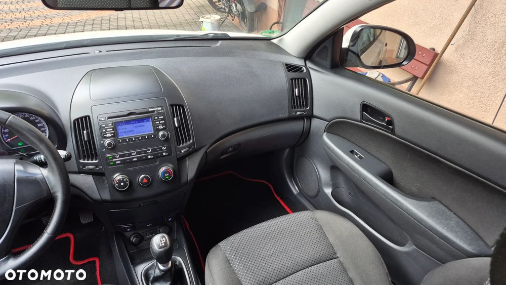 Hyundai i30 1.4 Comfort EU5 - 27