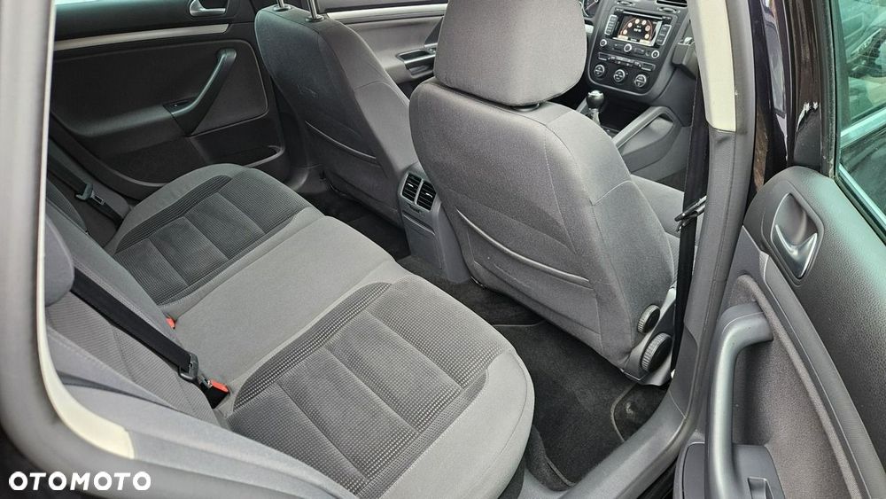 Volkswagen Golf 2.0 TDI DPF Highline - 19