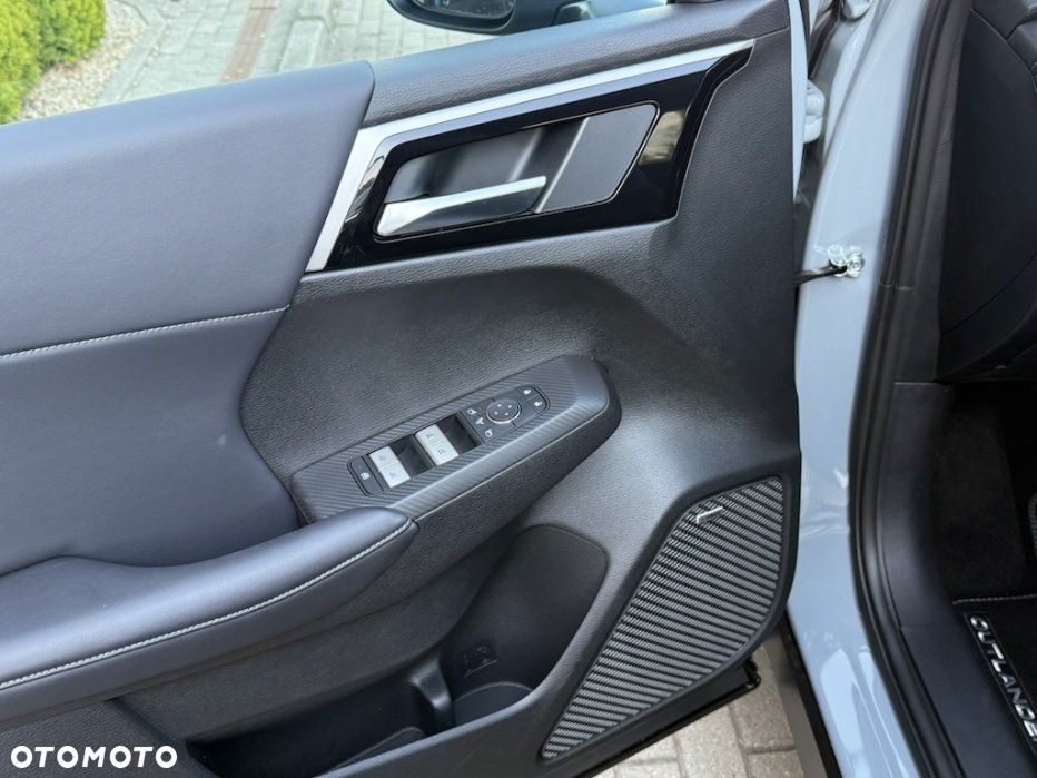 Mitsubishi Outlander - 11