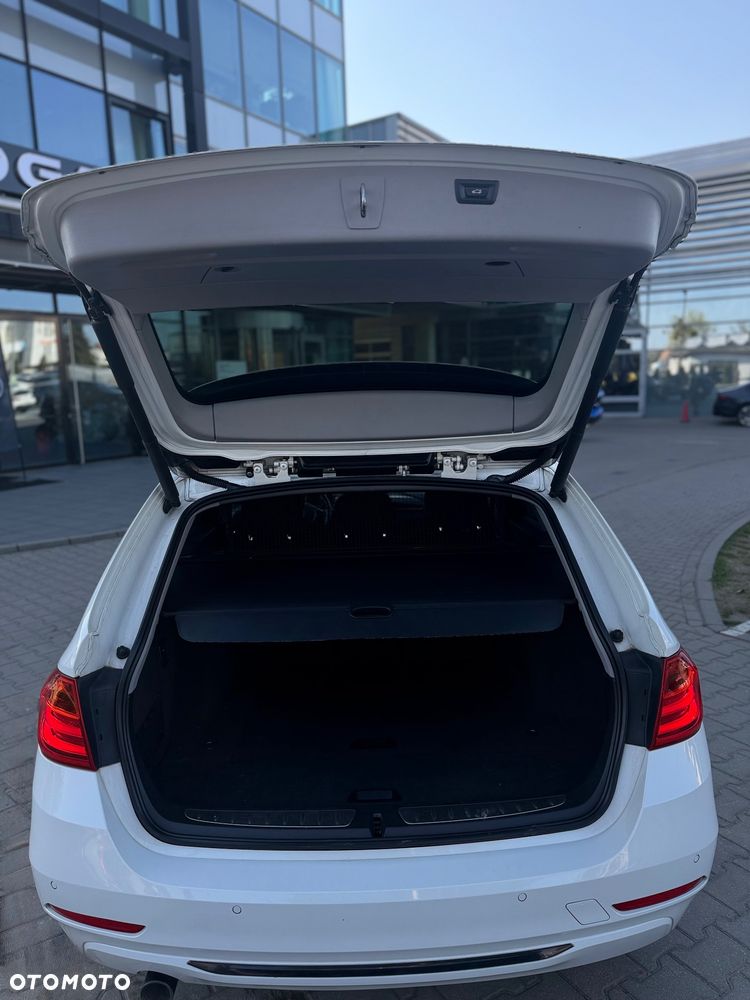 BMW Seria 3 318d Sport Line - 14